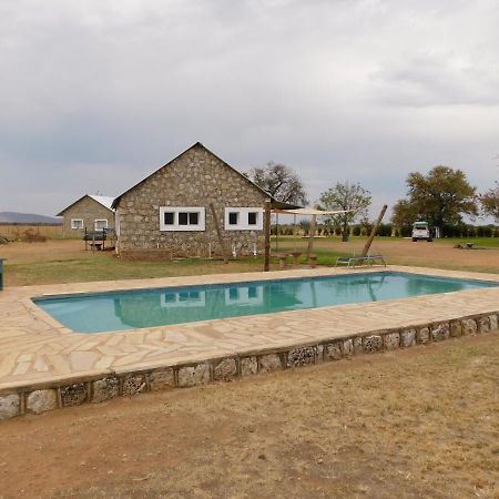 Hotel Meteorite Rest Camp Grootfontein Esterno foto