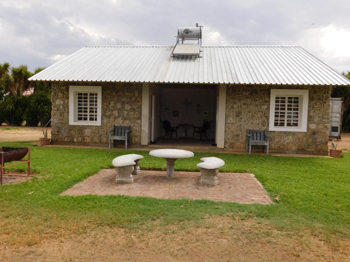 Hotel Meteorite Rest Camp Grootfontein Esterno foto