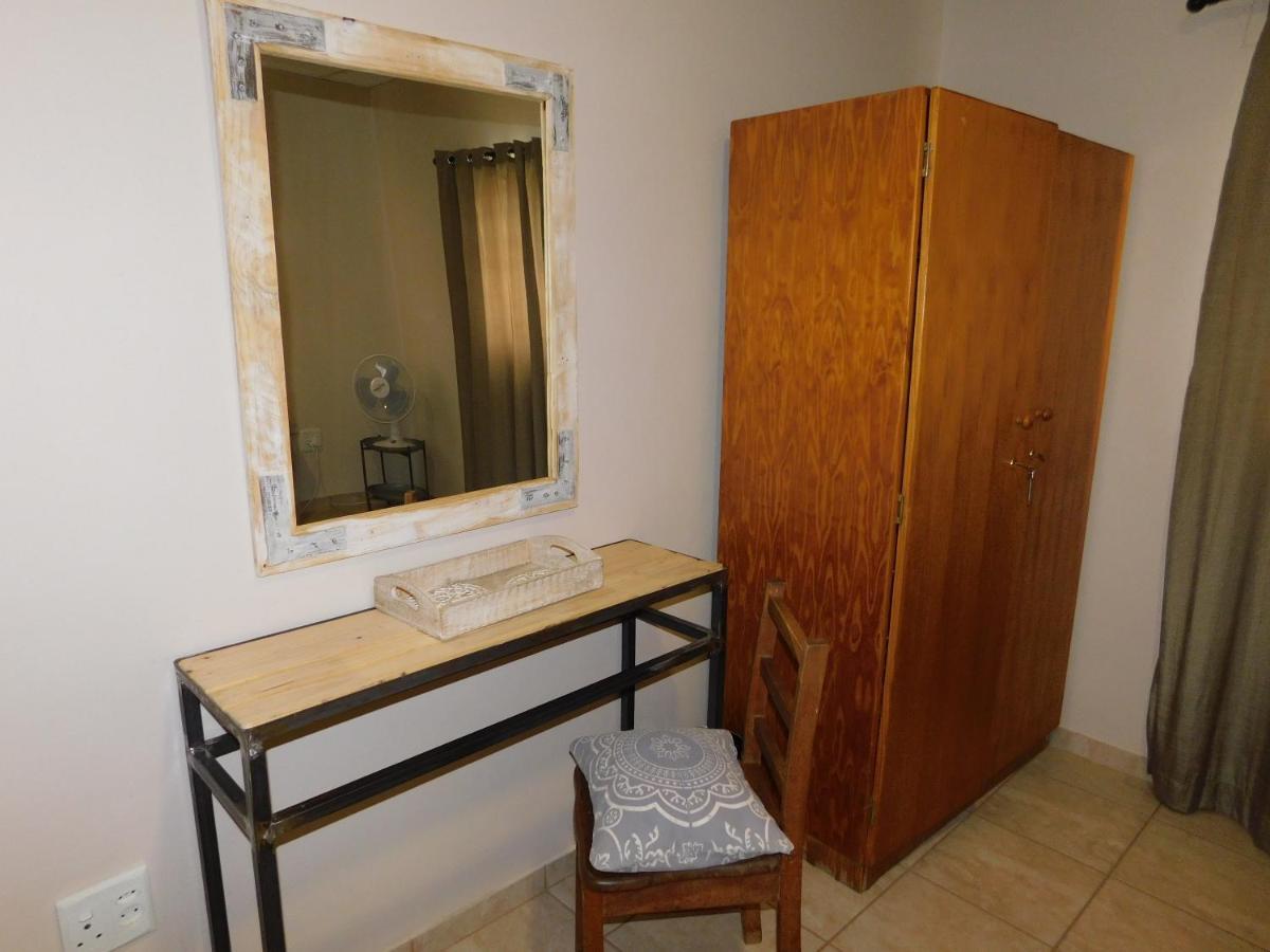 Hotel Meteorite Rest Camp Grootfontein Esterno foto