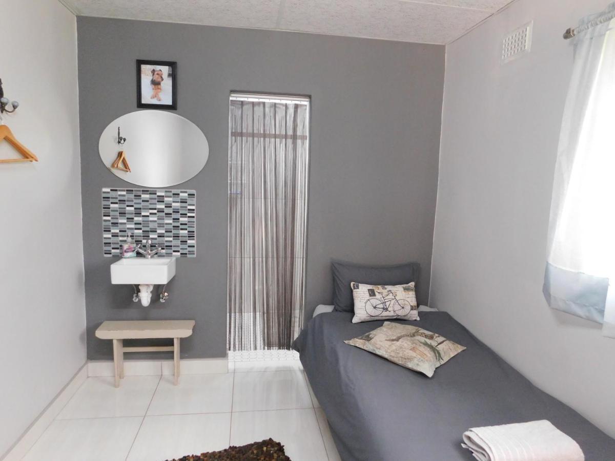 Hotel Meteorite Rest Camp Grootfontein Esterno foto