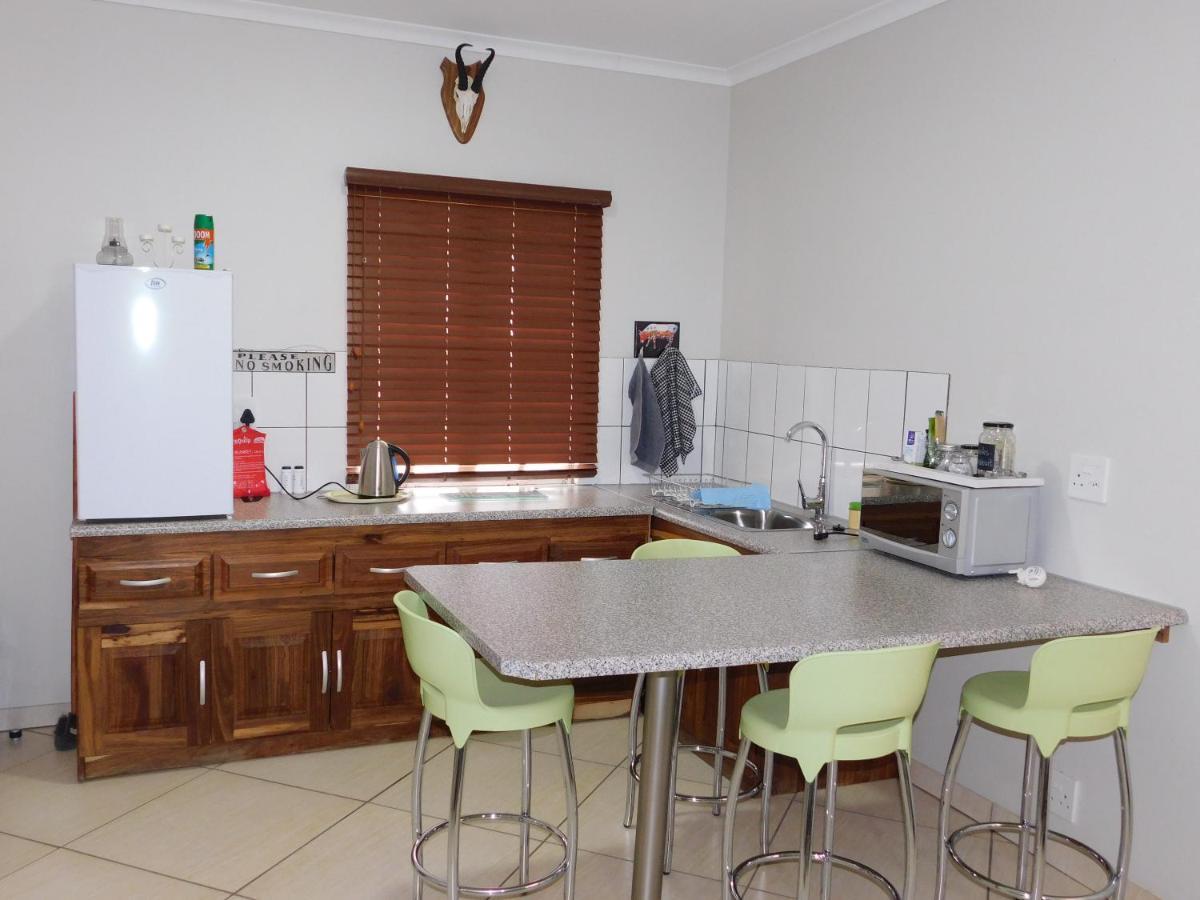 Hotel Meteorite Rest Camp Grootfontein Esterno foto