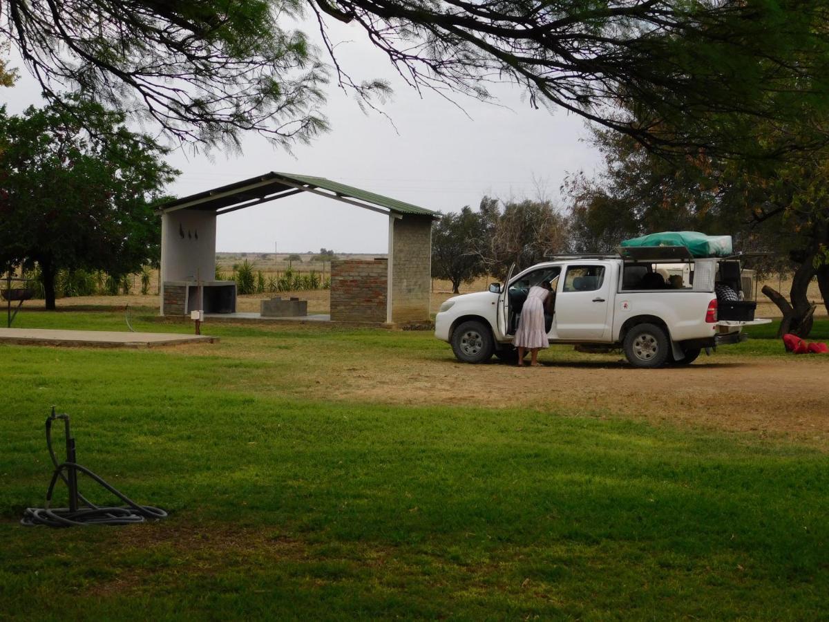 Hotel Meteorite Rest Camp Grootfontein Esterno foto