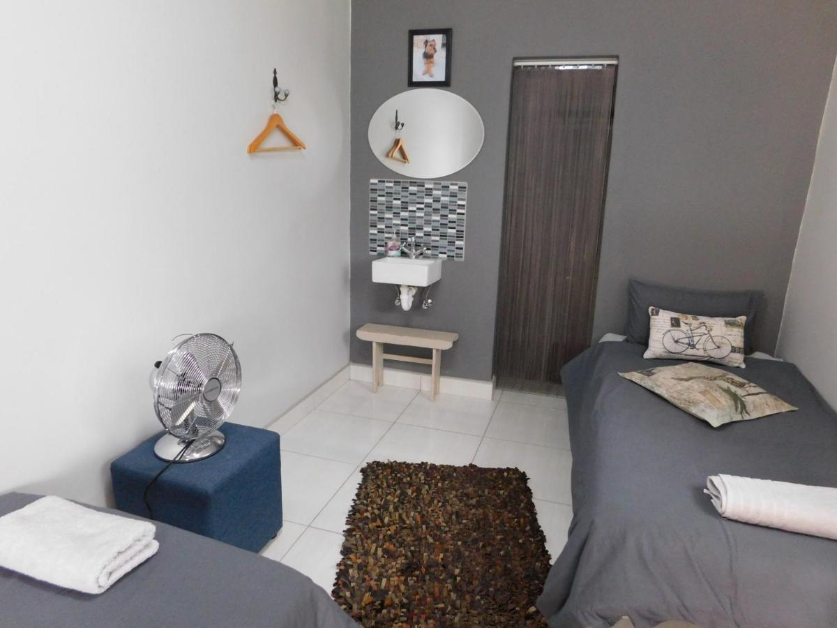 Hotel Meteorite Rest Camp Grootfontein Esterno foto
