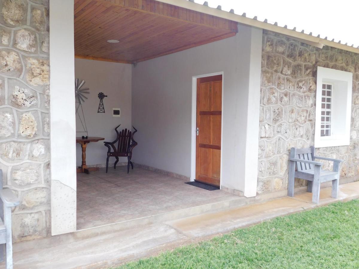 Hotel Meteorite Rest Camp Grootfontein Esterno foto