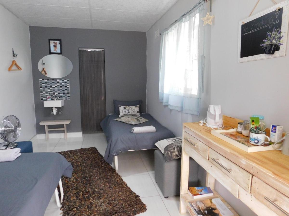 Hotel Meteorite Rest Camp Grootfontein Esterno foto